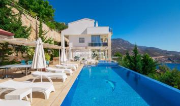 Villa Arga,Kalkan Kalamar'da 6 yatak odasına sahip oldukça özel ve lüks bir tatil villası dır.