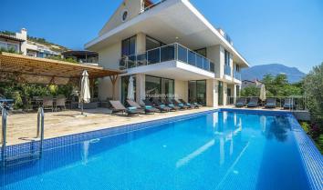 Villa Green Scape, 16 kişilik deniz manzaralı lüks kiralık villa