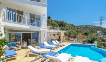 Villa Koca Kalkan'da Kiralık 10 Kişilik Deniz Manzaralı Villa