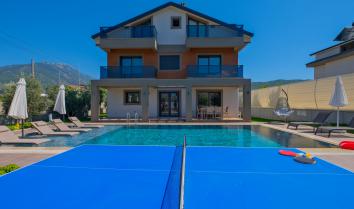 Villa Tulipa 1, Fethiye de 8 kişilik havuzlu villa.