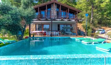 Villa Olive, Akyaka'da havuzlu kiralık villa 