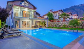 Villa Ahla Fethiye Ovacık'ta 8 Kişilik Kiralık Villa.