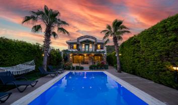 Fethiye Kaya Köyde Havuzu Korunaklı Kiralık Lüks Villa 