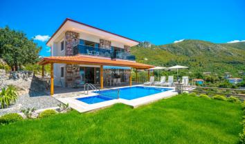 Villa Yuvam, Marmaris Söğüt deniz manzaralı havuzlu lüks kiralık villa 