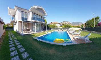 Villa Rubika Dalyan da 8 kişilik havuzlu kiralık villa.