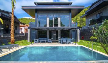 Diamond Port 3 , Fethiye Göcek 'de 8 kişilik özel havuzlu lüks ve konforlu kiralık tatil villasıdır.