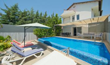 Villa Fiona, Fethiye'de plaja yakın muhafazakar jakuzili kiralık villa