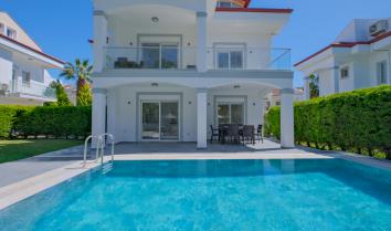 Villa Galip 3, plaja yakın 7 kişilik özel havuzlu kiralık villa 
