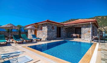 Fethiye Kayaköy Kiralık Villa İlfunda – 4 Kişilik, Jakuzili, Korunaklı Havuzlu Muhafazakar Villa