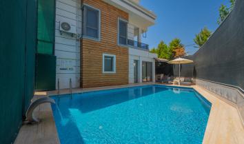 Villa Konfor Doğu, Fethiye merkez de jakuzili havuzlu 6 kişilik kiralık villa.