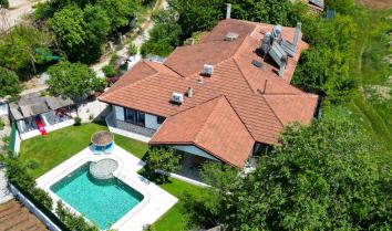 Villa Lavender 3 yatak odalı 6 kişi kapasiteli özel havuzlu muhafazakar kiralık tatil villasıdır.