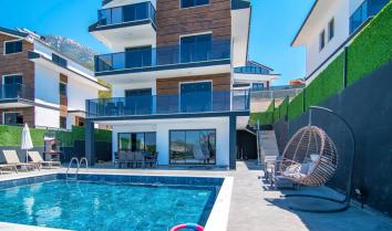 Villa Nehir 8 kişi konaklama kapasitesine sahip kapalı ısıtmalı havuz, jakuzi, sauna ve hamam gibi özellikleri bulunan kiralık lüks tatil villası dır.