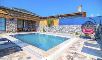 Villa Orfoz, Fethiye Kayaköy de havuzlu jakuzili balayı villası.