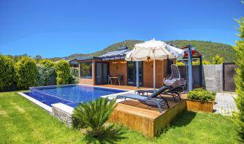 Fethiye Kayaköy de kiralık havuzlu balayı villası.