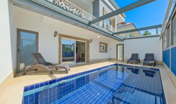 Villa Stella, Fethiye Merkezde Saunalı Jakuzili Havuz Isıtmalı Kiralık Balayı villası 