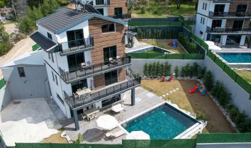 Villa Sude Naz, Fethiye de kapalı ısıtmalı havuz, hamam ve saunası bulunan 8 kişilik kiralık villa.