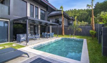 Diamond Port 1, Fethiye Göcek' de 8 kişilik özel havuzlu lüks ve konforlu kiralık tatil villasıdır.