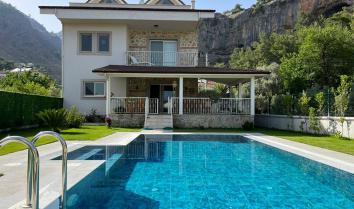 Villa İnndibi Fethiye Göcek de 8 kişilik havuzlu villa.