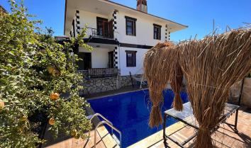 Villa Güven Gökova da 6 kişilik havuzlu kiralık villa.