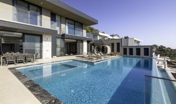 Villa Mira Deluxe Kalkan | Jakuzili 6 Kişilik Korunaklı Lüks Villa