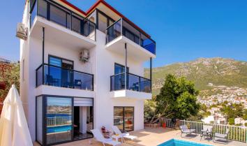 Villa Moon, Kalkan Kalamar'da konumlu kiralık havuzlu villa 