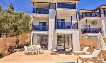 Villa Gün, Kalkan Kalamar'da konumlu kiralık havuzlu villa 