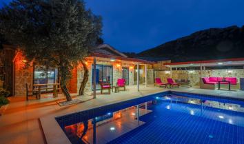 Villa Dream Kalkan 3, Üzümlü’de romantik balayı, özel havuz.