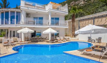 Kalkan Kızıltaş da denize manzaralı kapalı ısıtmalı havuzlu jakuzili 10 kişilik lüks kiralık villa
