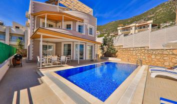 Villa Bitcoin Kalkan Kızıltaş Mevkiinde 10 Kişilik Kiralık Tatil Villası.