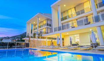 Villa Blue Horizon, Deniz manzaralı özel havuzlu lüks kiralık villa 