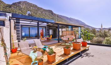 Villa Gusto3, Kalkan da deniz manzaralı havuz ısıtmalı kiralık balayı villası.