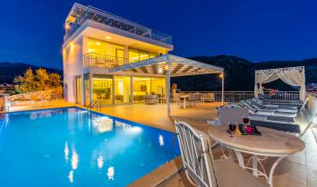 Villa İnfinity - Kapalı Havuzlu, Saunalı Villa