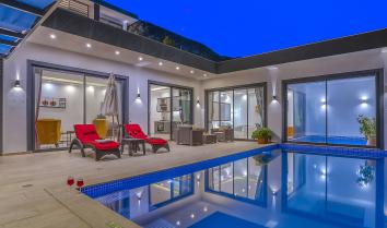 Villa Rima Duo, Kalkan da deniz manzaralı ısıtmalı havuzlu jakuzili kiralık balayı villası