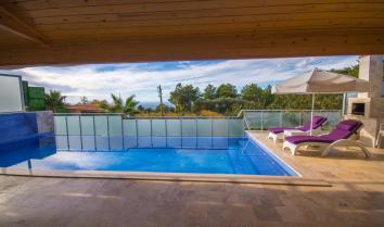 Villa Şirin, Kalkan da havuzlu jakuzili 2 kişilik villa.