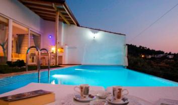 Villa Viola, Kalkan da jakuzili havuzlu muhafazakar balayı villası.