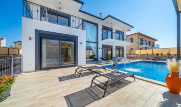 Kaş'ta Havuzlu Lüks Kiralık Villa