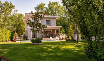 Güzel Evler Family Resort, Sapanca’da Özel Havuzlu Lüks Villa Tatili