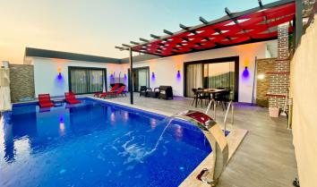 Villa Belinay, Kalkan da deniz manzaralı kiralık muhafazakar villa.