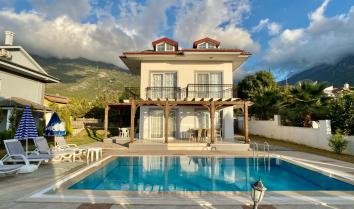 Villa Era 1, Fethiye de havuzlu 6 kişilik kiralık villa.