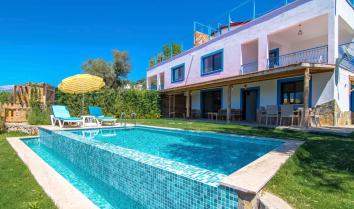 Villa Faralyus 2, Fethiye Faralya da 6 kişilik özel havuzlu deniz manzaralı kiralık villa.