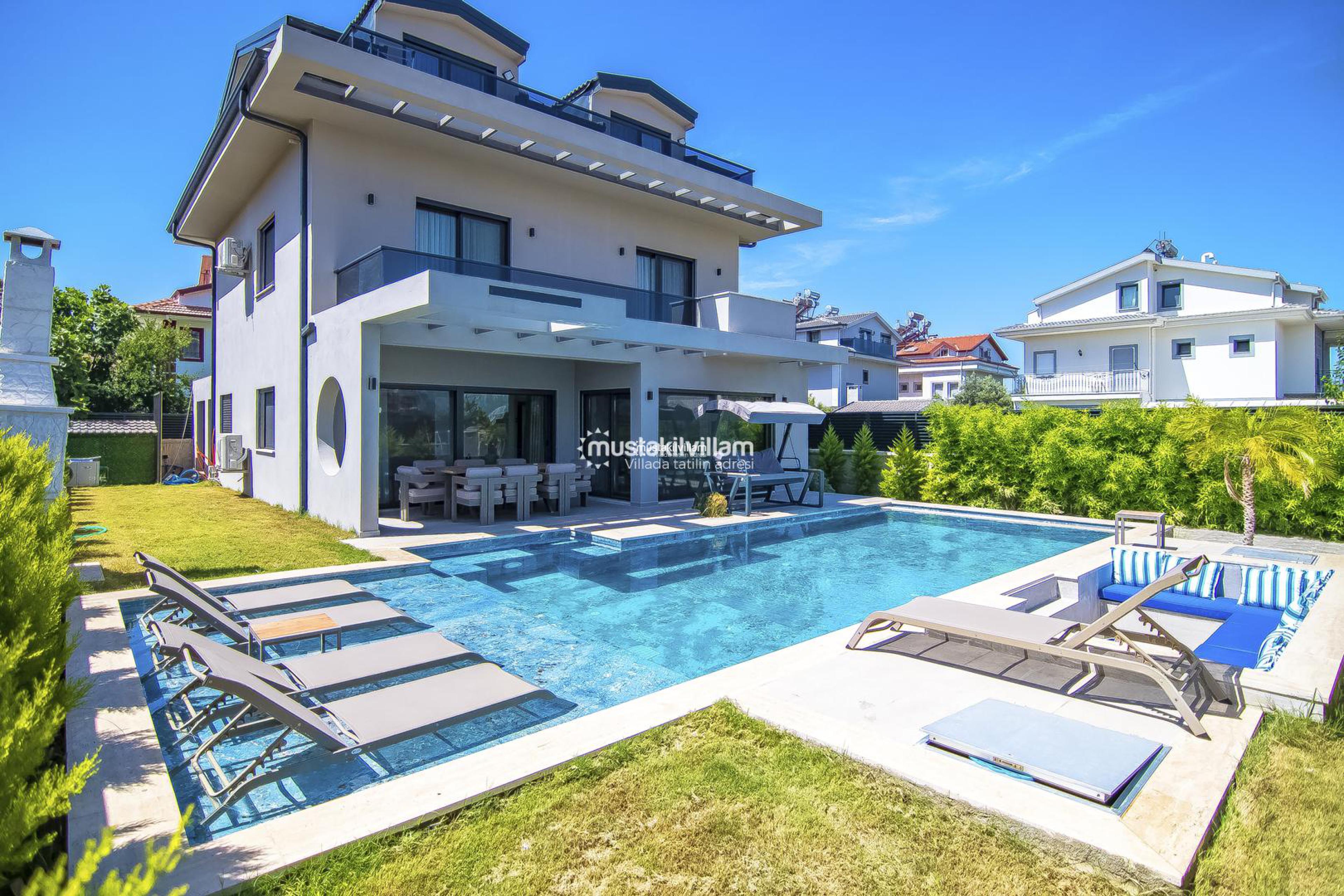 Villa mı Otel mi? Aile Tatilinde Doğru Tercih Hangisi?