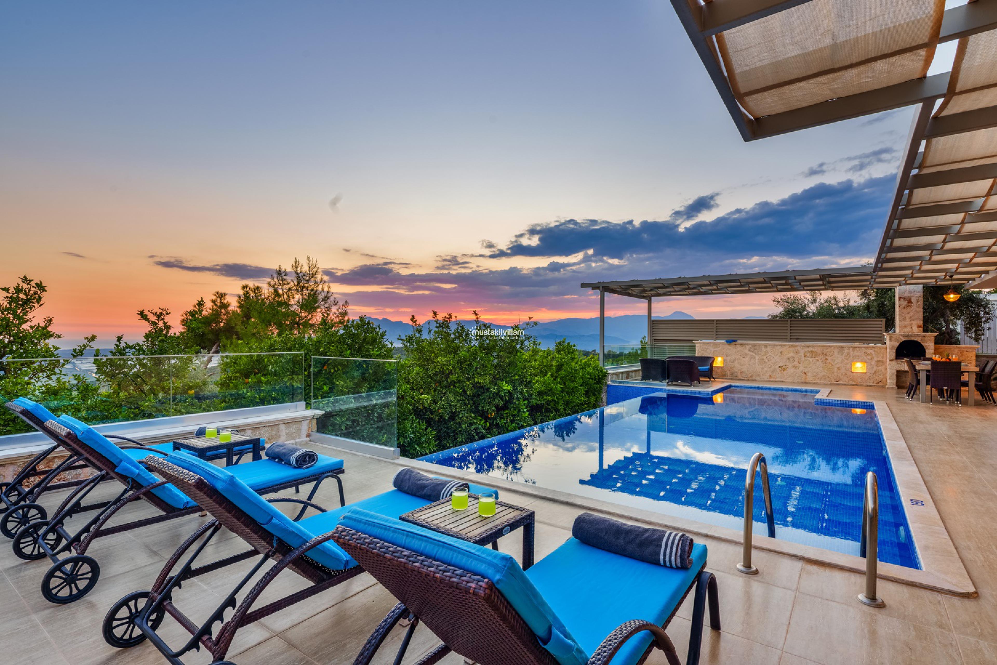kalkan-uzumlu-kiralik-muhafazakar-villa-luna013_710.jpg