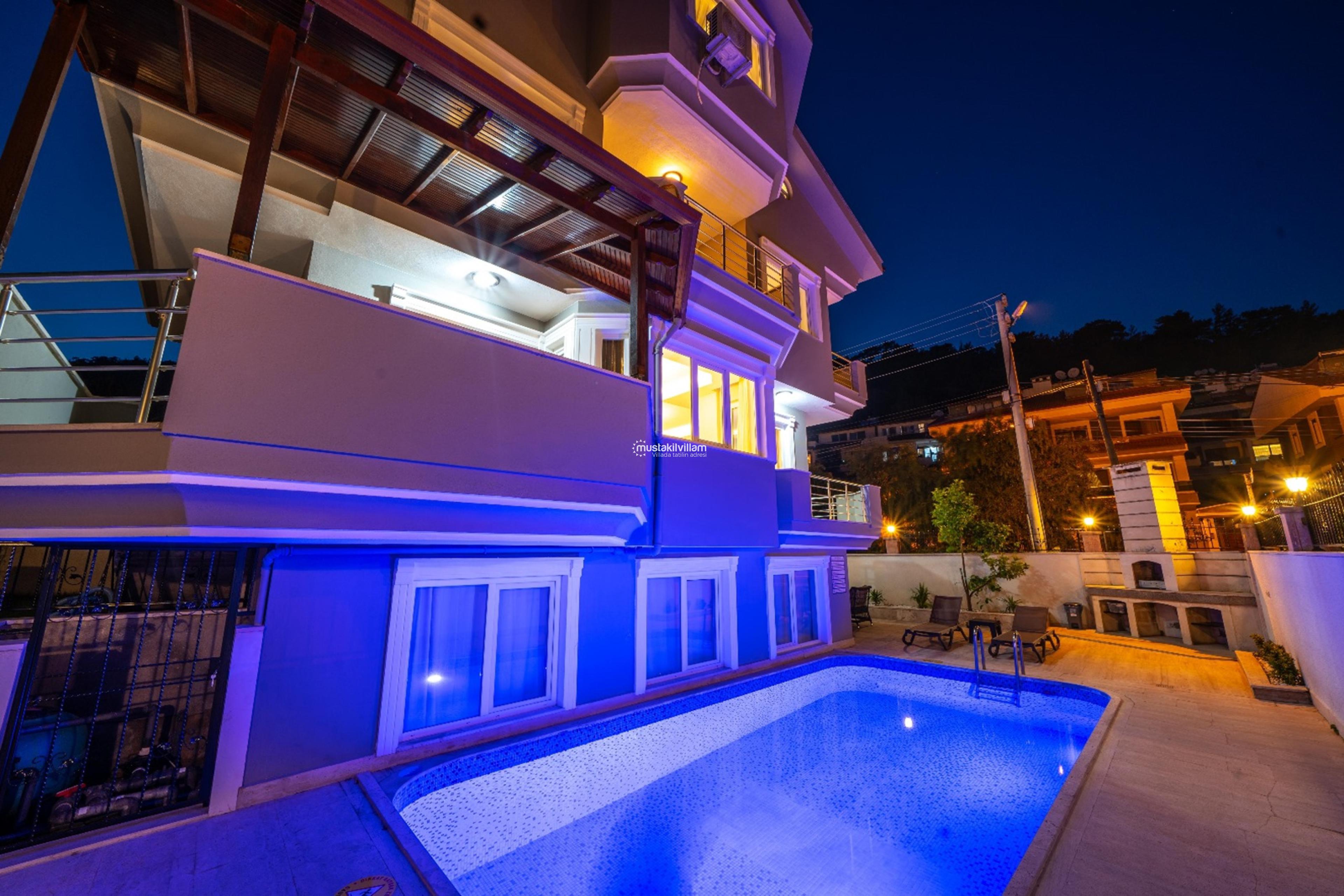marmaris-villa-necati-bey002_916.jpeg