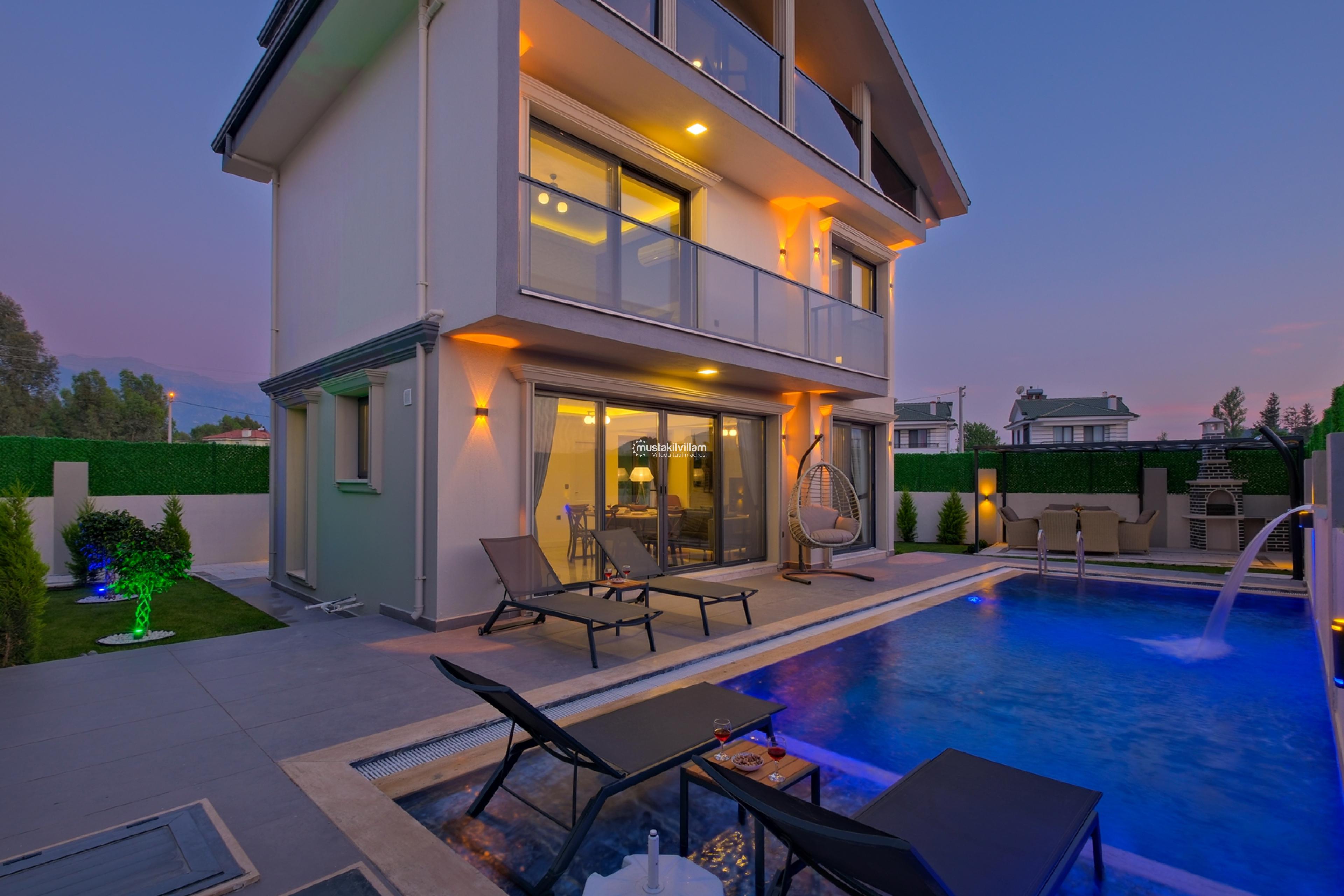 villa-nisa-trio047_545.jpg