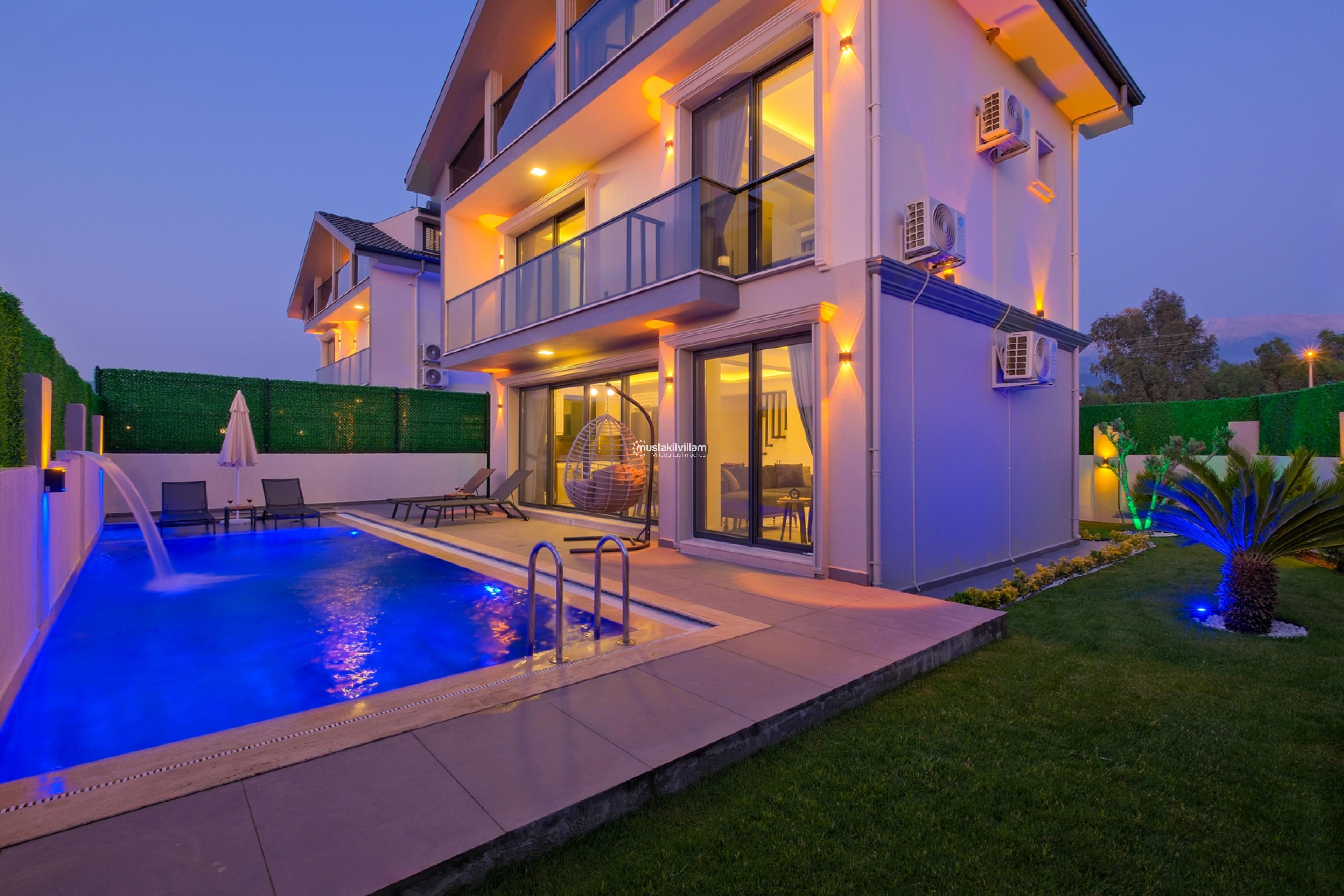 villa-nisa-trio055_796.jpg