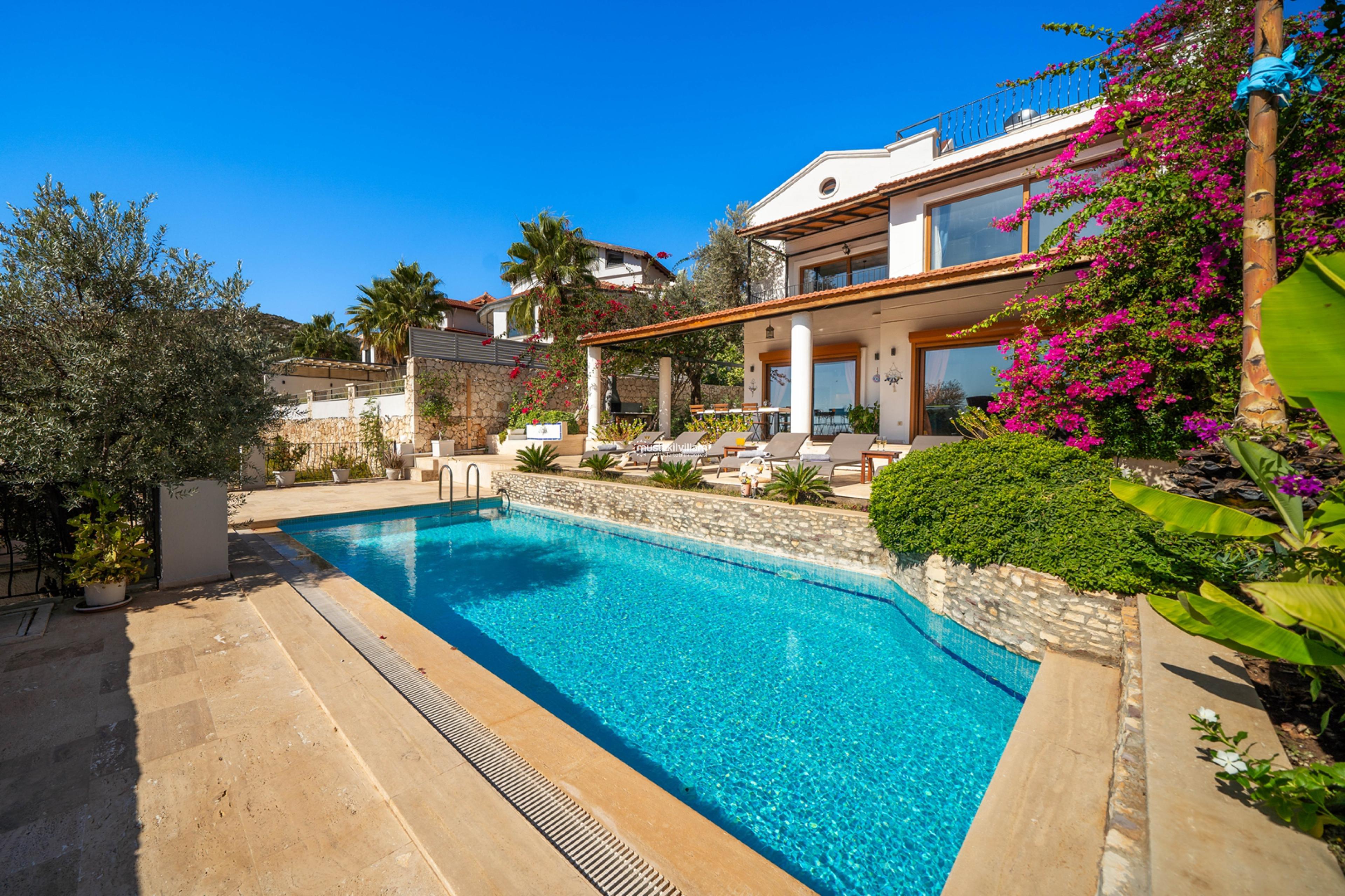 fethiye-villa-seas-the-day016_450.jpg